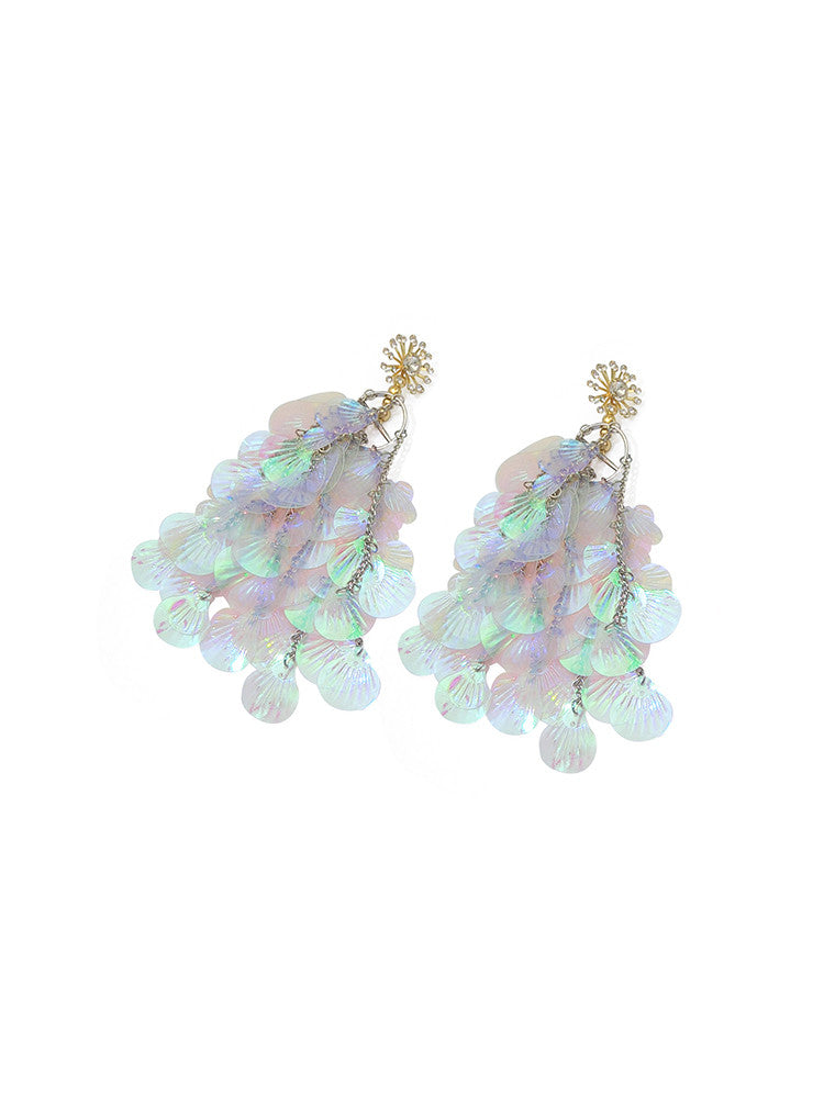 Shell-like tassel earrings